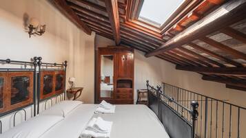 1 slaapkamer, een strijkplank/strijkijzer, wifi, beddengoed