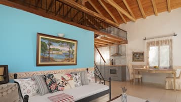 Smart-TV, peis, DVD-spiller og leker