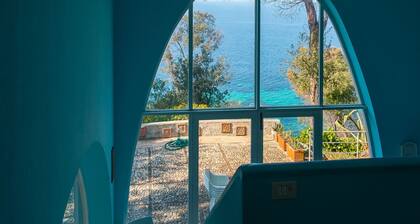 Freistehende Villa mit Blick auf der Strand Seccione