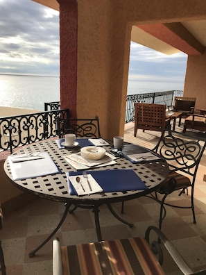 Outdoor dining