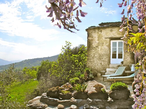 Built by the Moors, restored respecting its heritage with WIFI, SMART TV & SPA