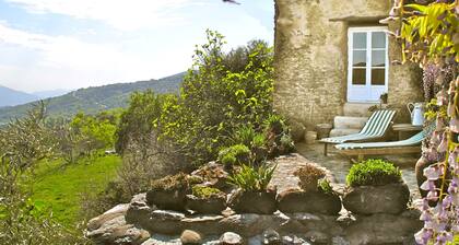 Built by the Moors, restored respecting its heritage with WIFI, SMART TV & SPA