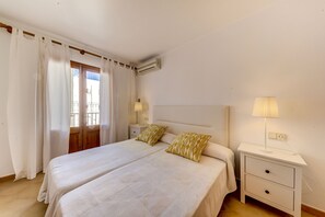 4 bedrooms, in-room safe, iron/ironing board, free WiFi