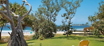 The Dreamery 2 - Absolute Beachfront Tugun