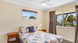 2 bedrooms, Internet - The Dreamery 2 - Absolute Beachfront Tugun (Tugun)
