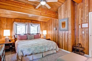 2 bedrooms, bed sheets