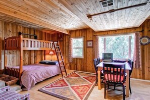 2 bedrooms, bed sheets
