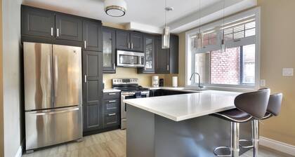 Condo de luxe avec 2 chambres et 2 salles de bain avec stationnement GRATUIT