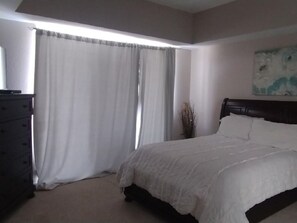 3 bedrooms, WiFi, bed sheets, wheelchair access