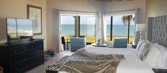 Stunning 3 Bedroom Beach Villa on Sandy Beach at Las Palmas Beachfront Resort V4