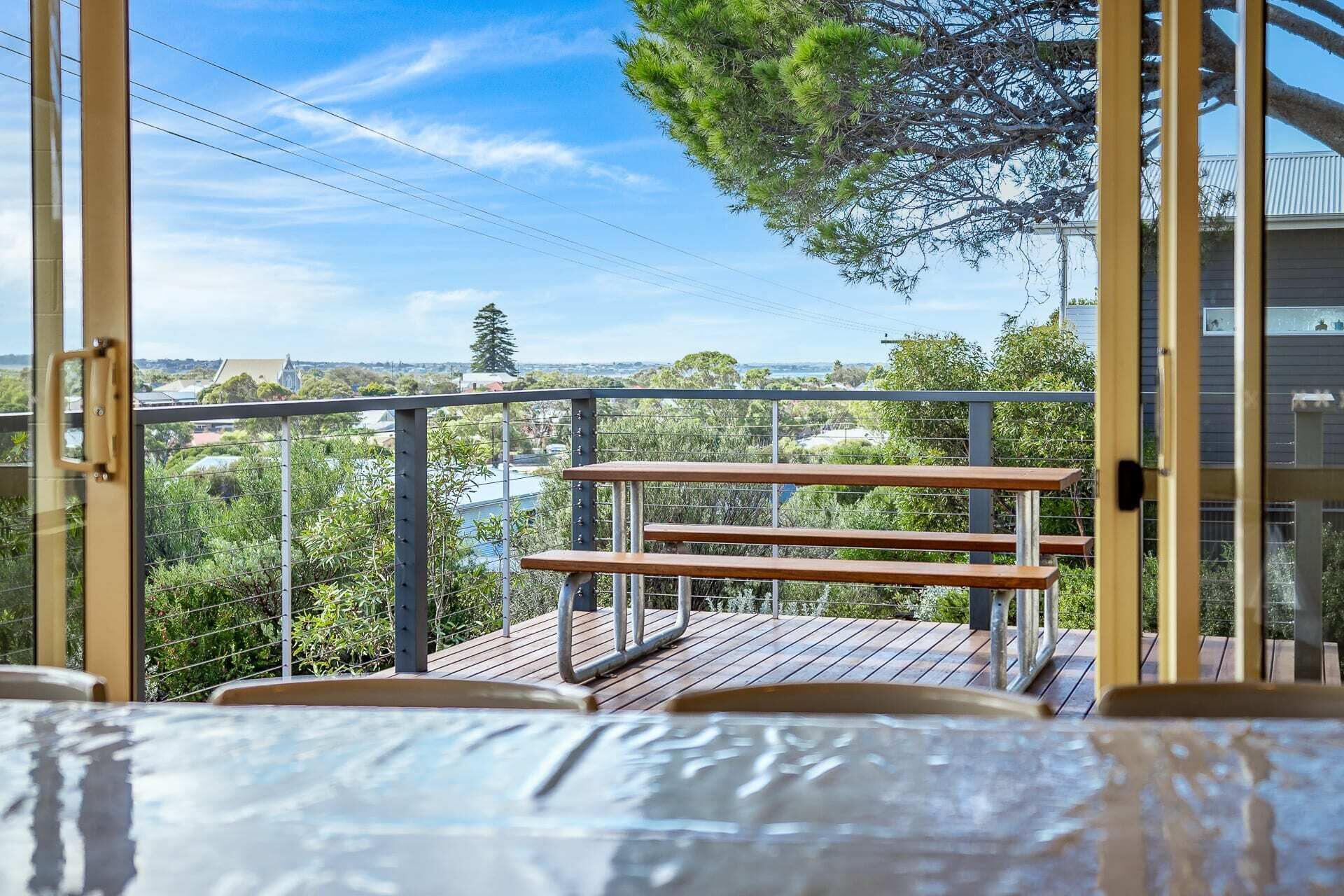 18 Seaview Rd - Great Location with Distant Sea Views — image 7