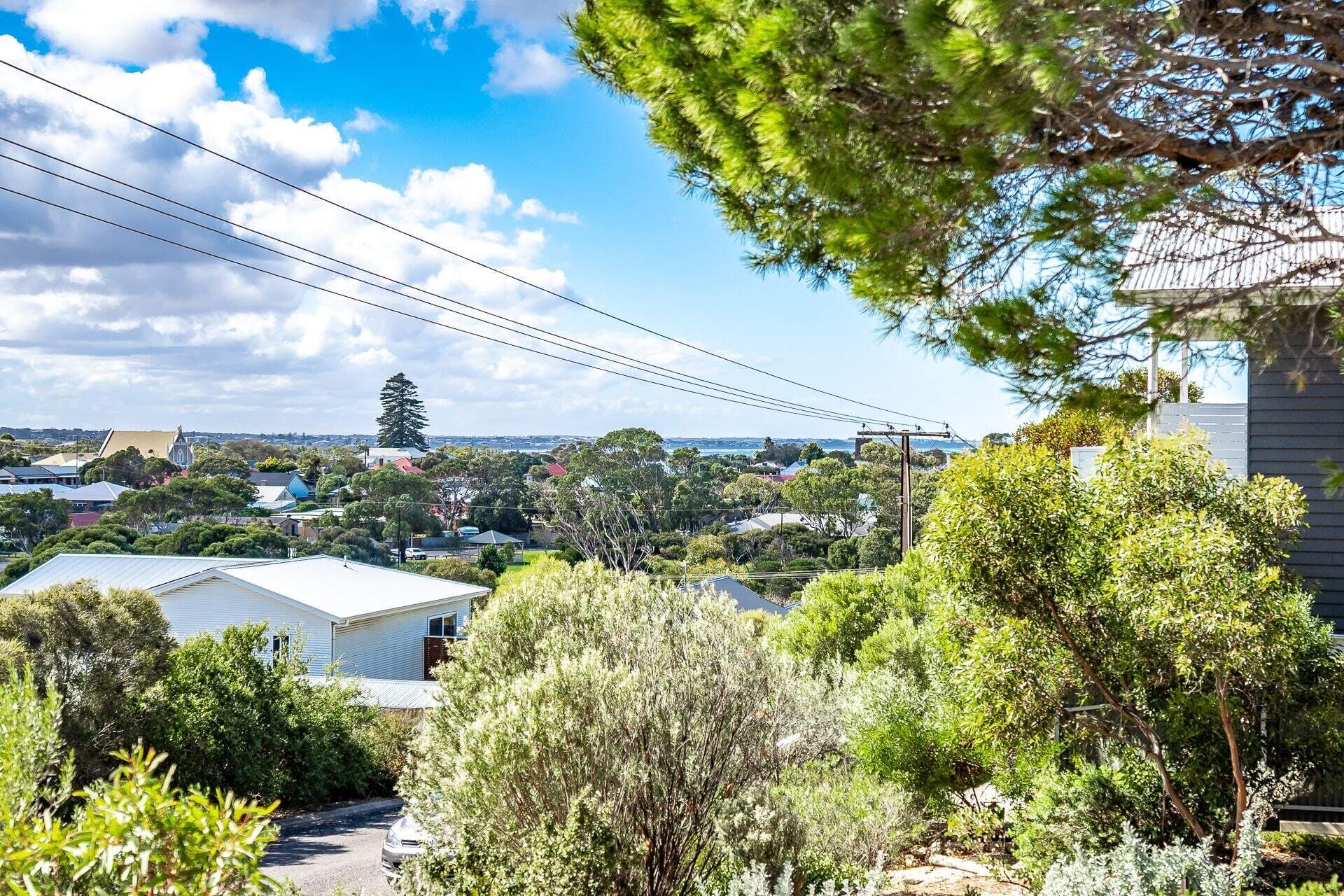 18 Seaview Rd - Great Location with Distant Sea Views — image 28