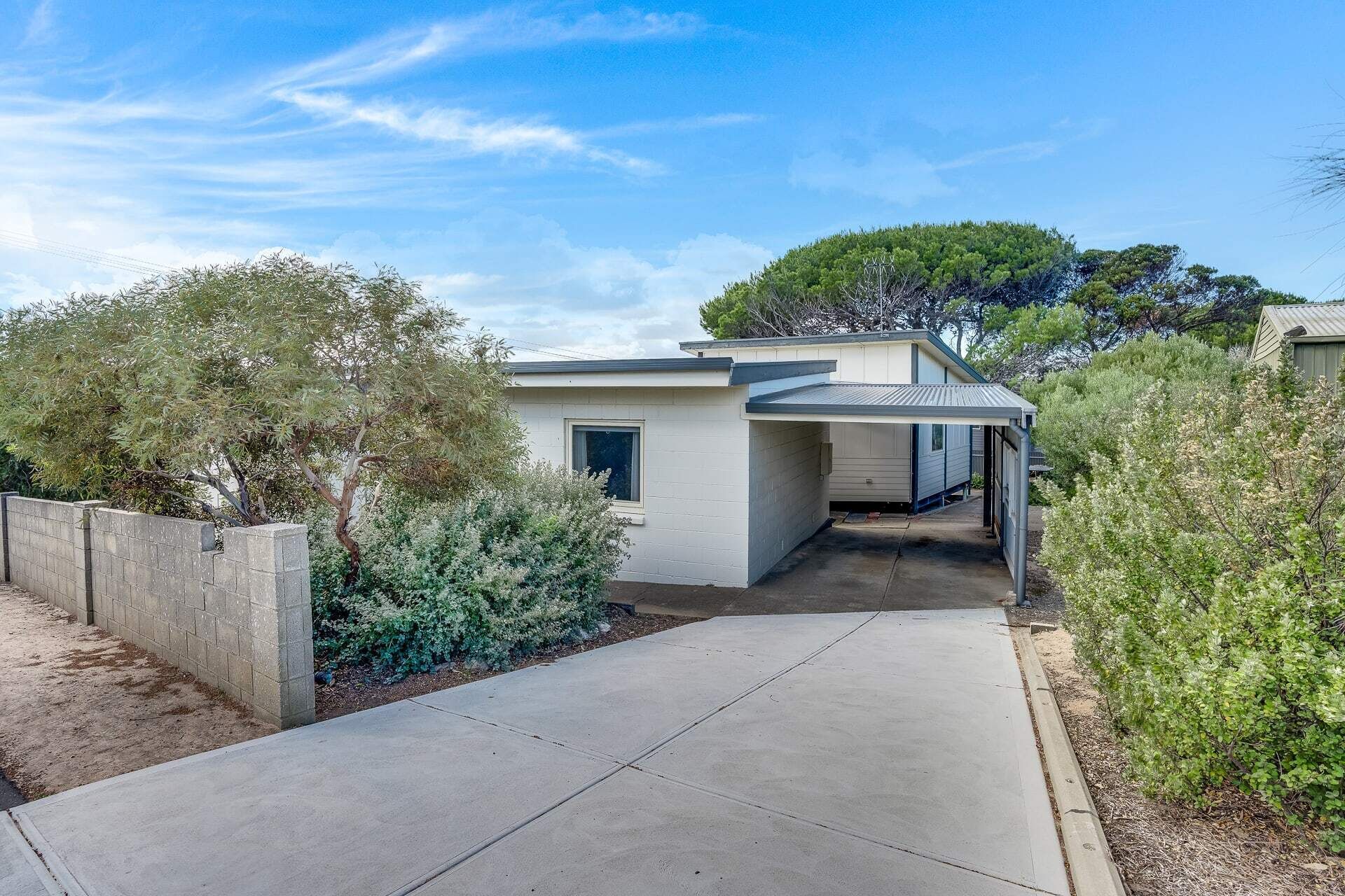 18 Seaview Rd - Great Location with Distant Sea Views — image 8