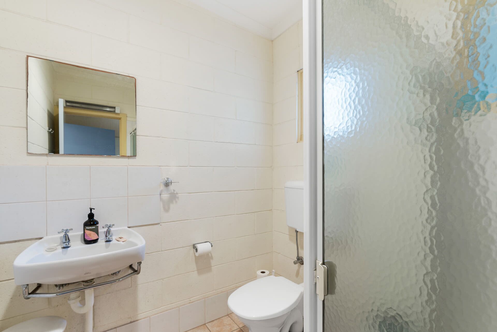 18 Seaview Rd - Great Location with Distant Sea Views — image 20