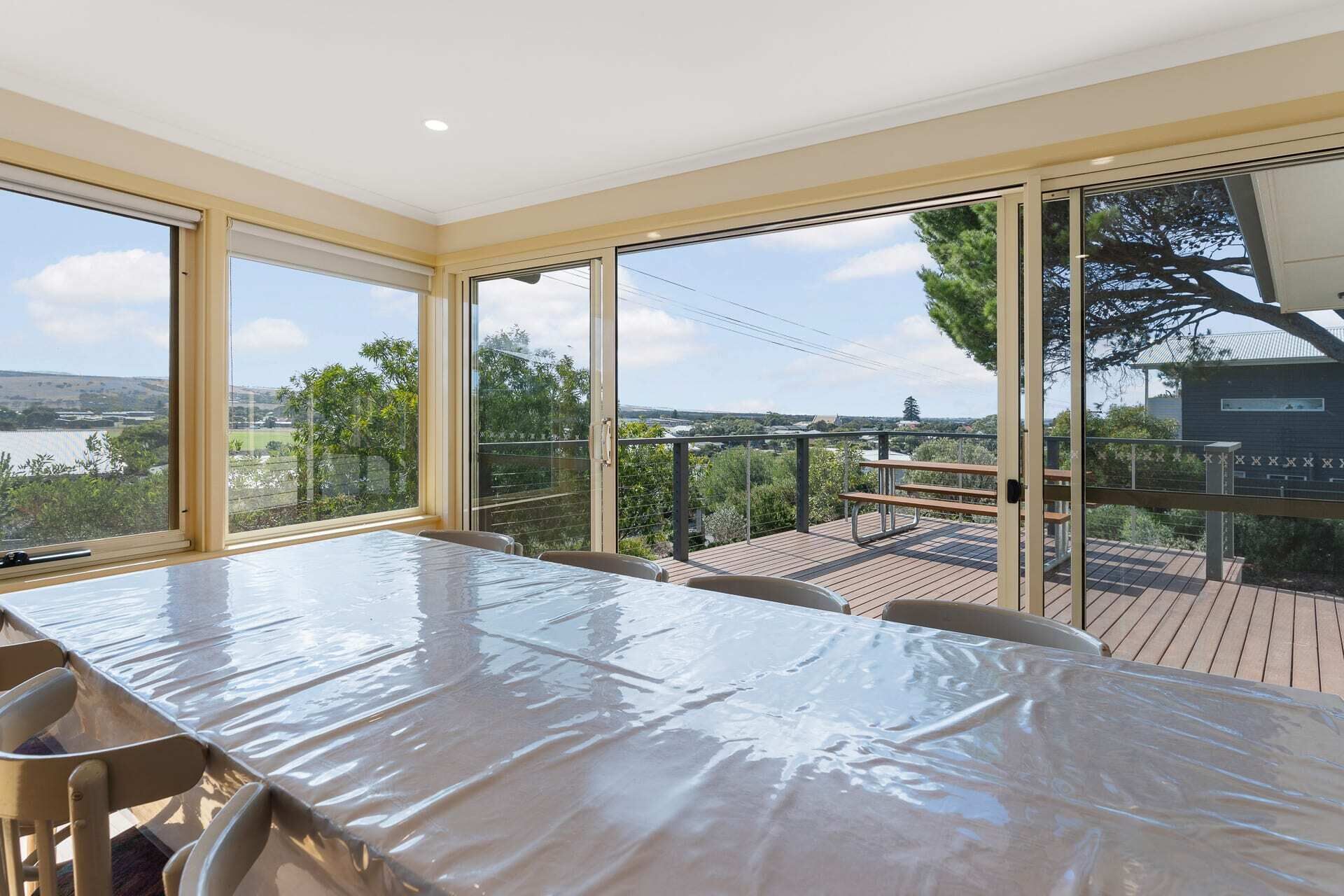 18 Seaview Rd - Great Location with Distant Sea Views — image 6