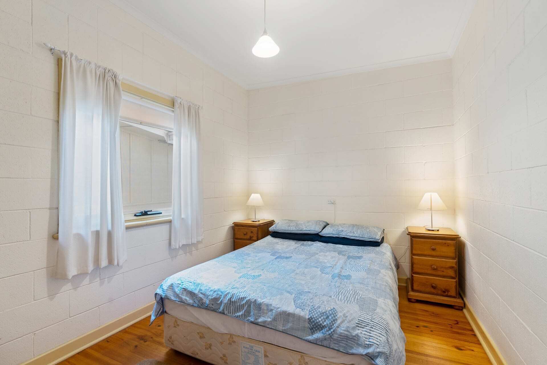 18 Seaview Rd - Great Location with Distant Sea Views — image 15