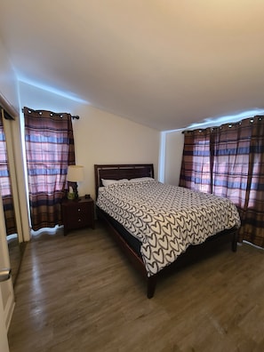 2 chambres, fer et planche à repasser, lit parapluie, Wi-Fi gratuit