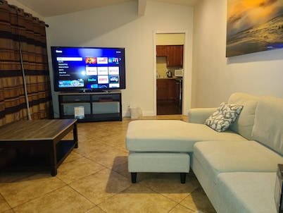 Charming House in a Beach City - Torrance CA - AC - Kitchen - Internet - Private