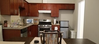 Charming House in a Beach City - Torrance CA - AC - Kitchen - Internet - Private