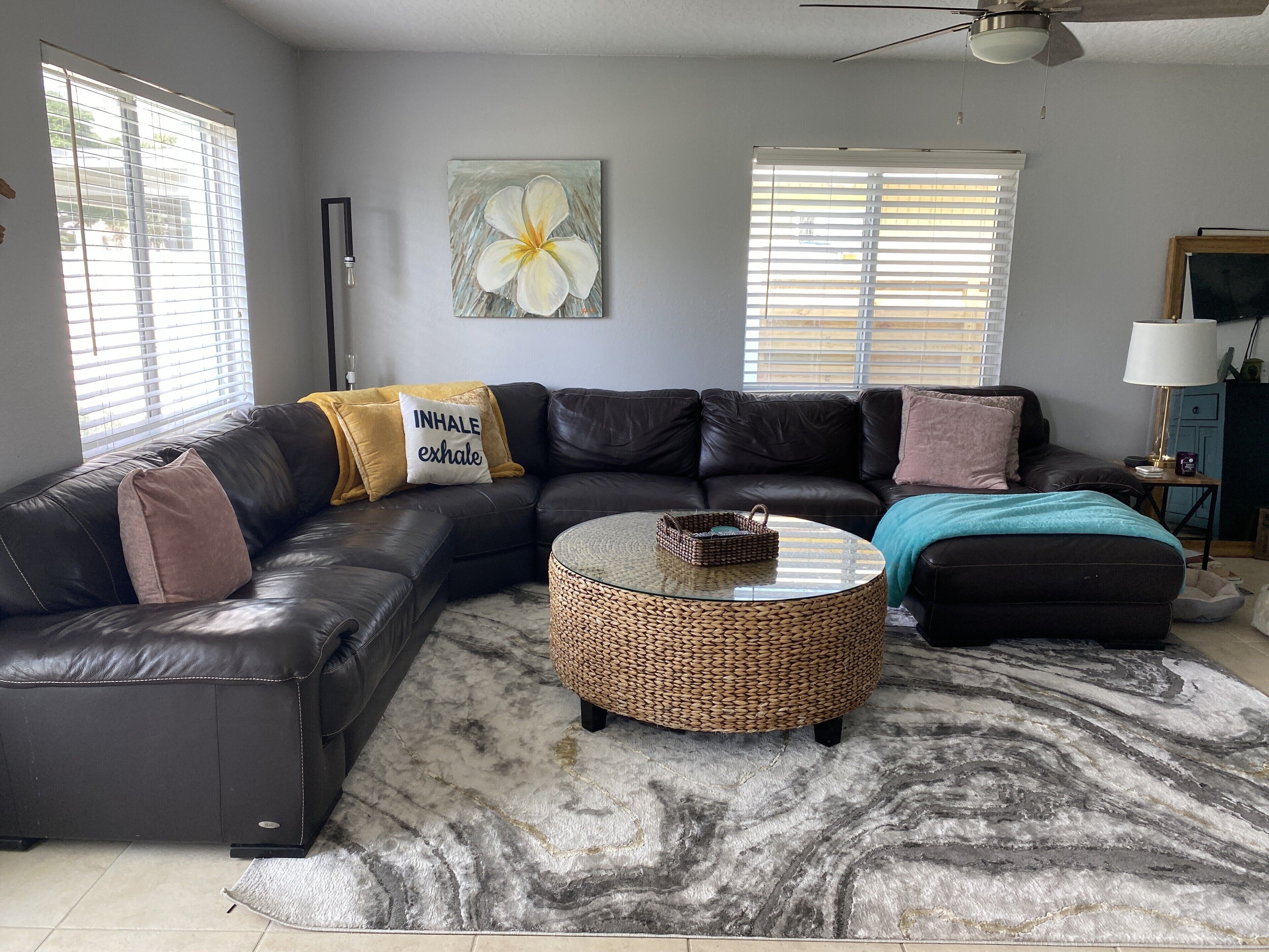 Walk to the beach, 2 bed, 2 bath, pet free, allergy free home,  pool and hot tub