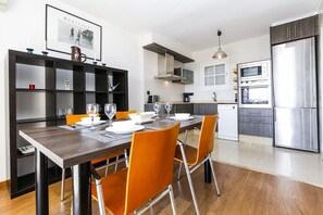 Fridge, microwave, oven, dishwasher