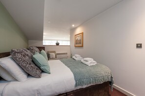 2 chambres, fer et planche à repasser, accès Internet, draps fournis