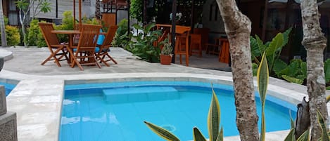 Utomhuspool