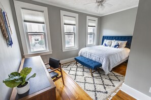 4 makuuhuonetta, silitysrauta/-lauta, Wi-Fi, vuodevaatteet