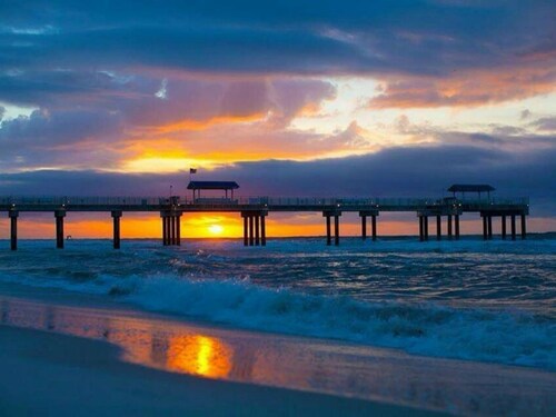 Seawind 1009~DIRECT GULF FRONT~STUNNING WEST CORNER VIEWS! PERFECT LOCATION!