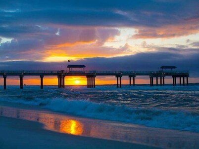 Seawind 1009~DIRECT GULF FRONT~STUNNING WEST CORNER VIEWS! PERFECT LOCATION!