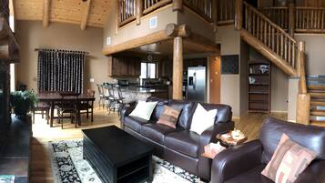 Smart TV, chimenea, reproductor de DVD y libros