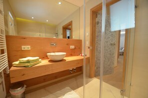 Bathtub, hair dryer, towels