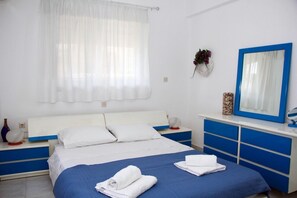 3 bedrooms, in-room safe, desk, iron/ironing board