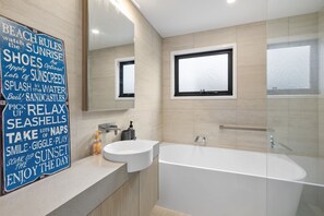 Bathtub