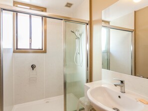 Bathtub