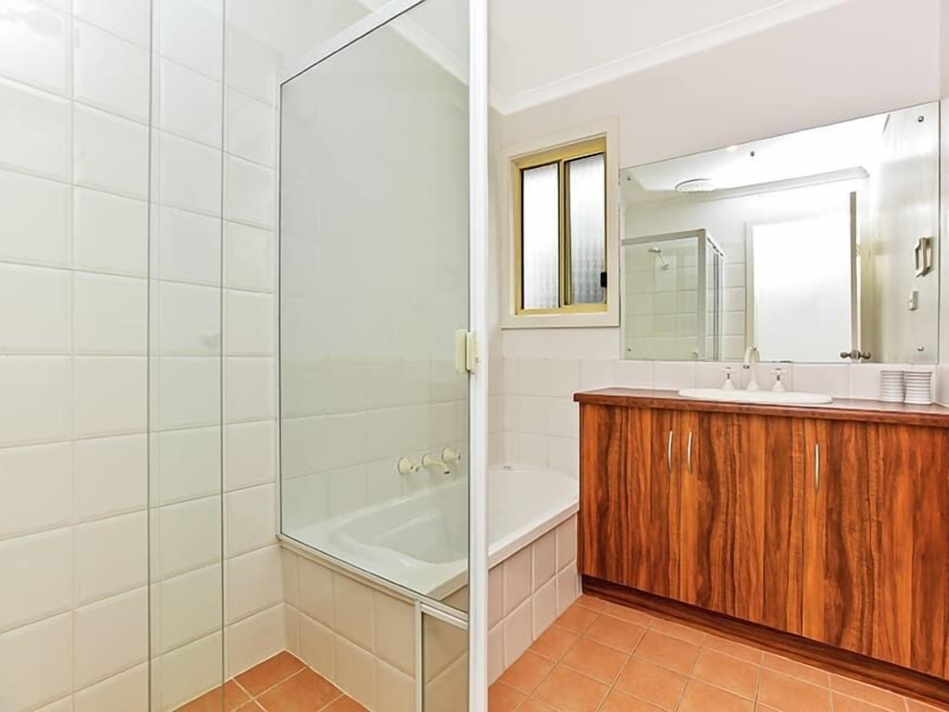 19 Cygnet Court - Quiet Location with Sea Views — image 12