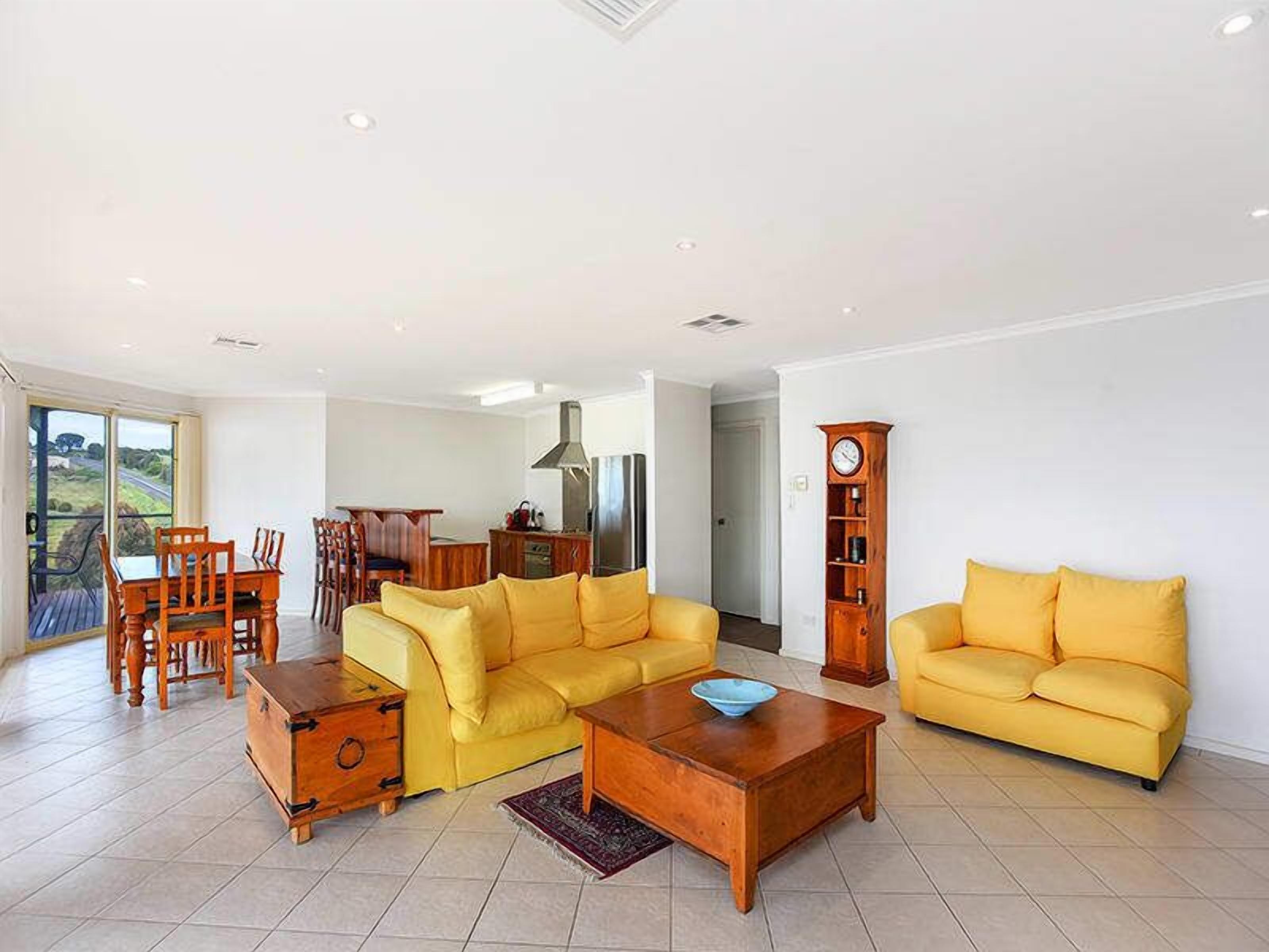 19 Cygnet Court - Quiet Location with Sea Views — image 4