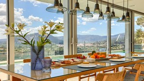 تناول الطعام