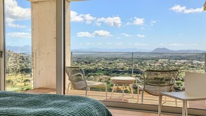 4 عدّة غرف نوم وخزنة داخل الغرفة ومكواة/لوح كي وواي فاي مجانًا