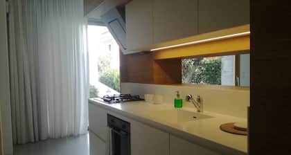 Marios Haus zwischen den Häusern