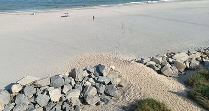 Sun Skipper Ocean Front Dachgeschoss Pink Coral Buidling