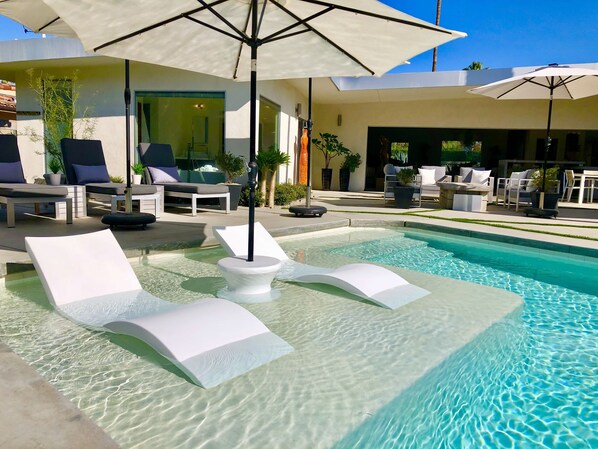 Outdoor pool - Warm Sands Mid-Century Oasis (Palm Springs)