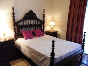 Vila família, vários quartos | Individualmente decorados, individualmente mobiliados