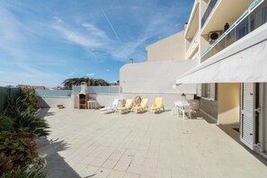 Casa família, 3 quartos, terraço, no piso térreo | Vista para o pátio