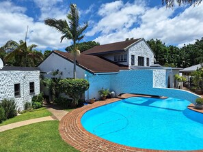 Seasonal outdoor pool - Umuzi Guesthouse (Richards Bay)