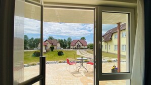 Eenvoudig appartement, uitzicht op tuin | Terras