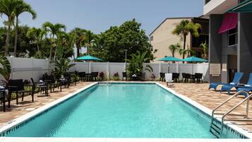 Piscine extérieure