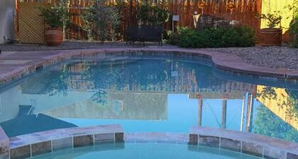 3BR Salt Water Pool, Spa and Mountain View in La Quinta Cove, CA Desert!