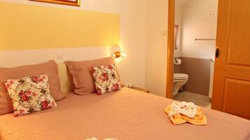 1 bedroom, iron/ironing board, internet, bed sheets