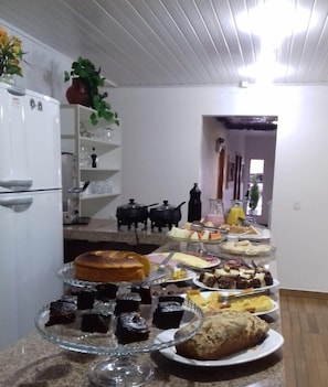 Free daily buffet breakfast